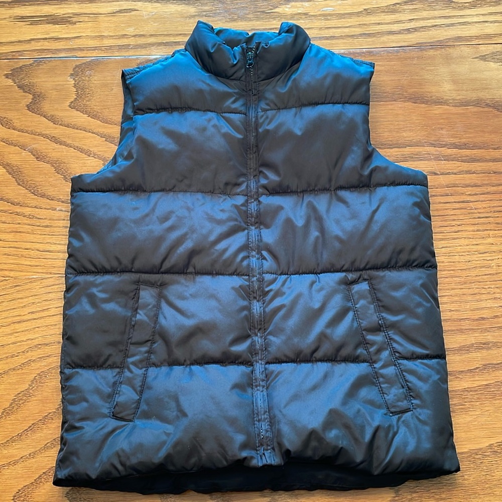 Black puffer vest